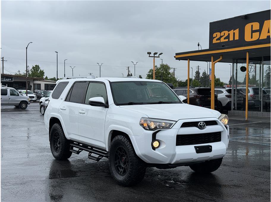 Used 2015 Toyota 4Runner SR5 RWD image 3