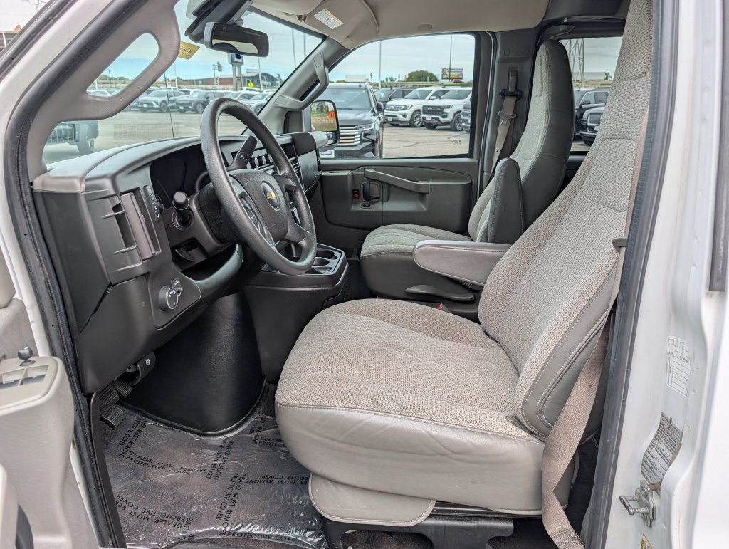 Used 2020 Chevrolet Express 3500 LT w/ LT Preferred Equipment Group RWD image 15