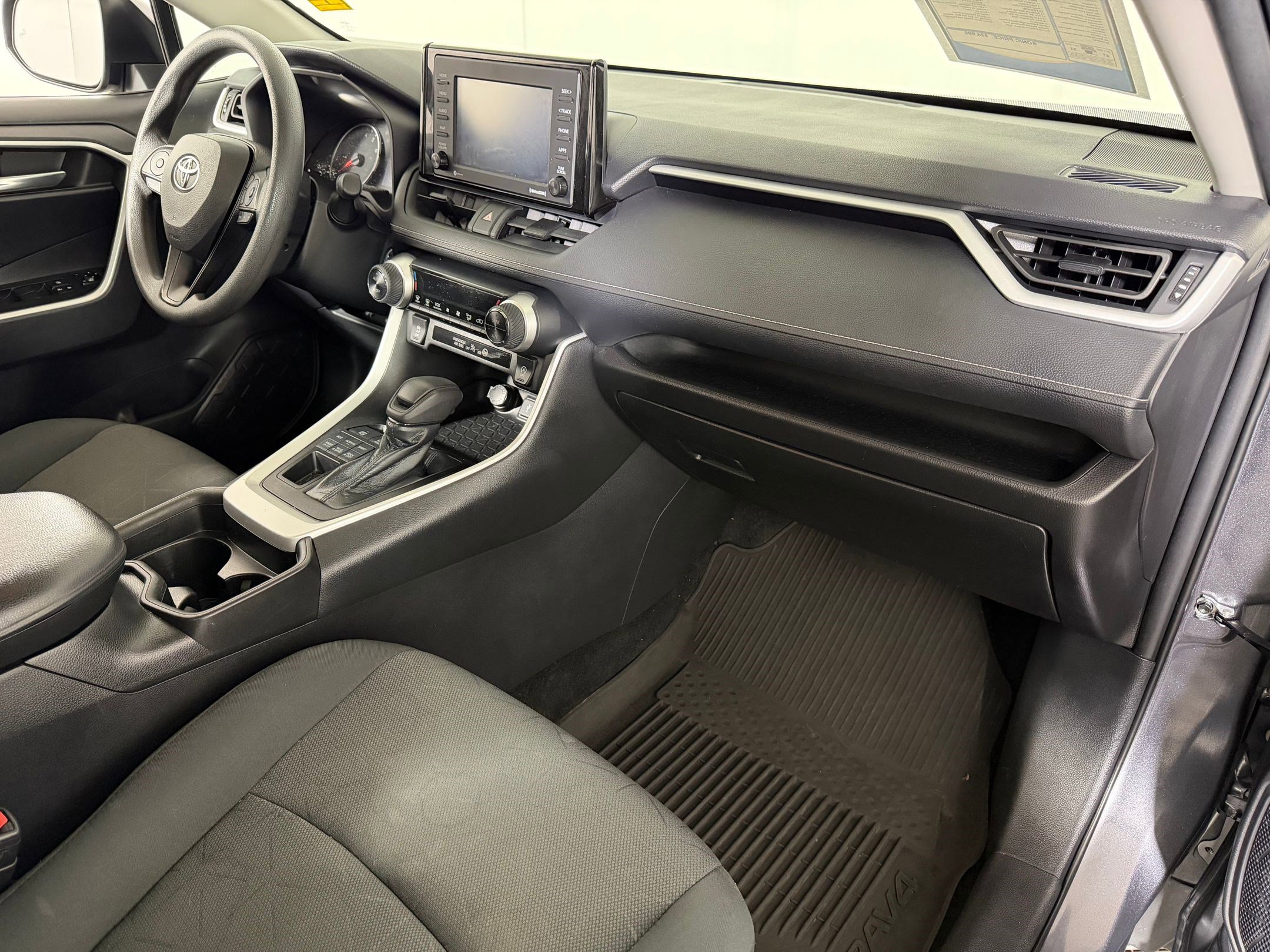 Used 2021 Toyota RAV4 XLE w/ Convenience Package AWD/4WD image 25