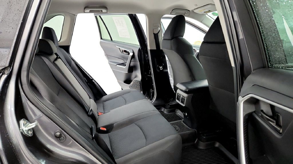 Certified 2024 Toyota RAV4 LE AWD/4WD image 21