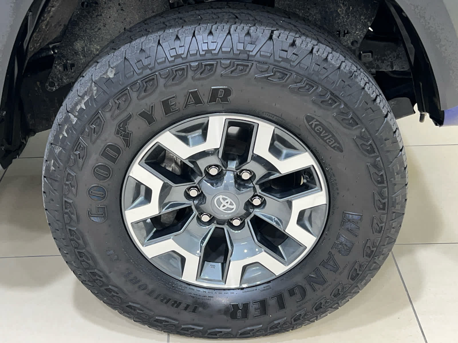 Used 2023 Toyota Tacoma TRD Off-Road w/ TRD Premium Off Road Package AWD/4WD image 6