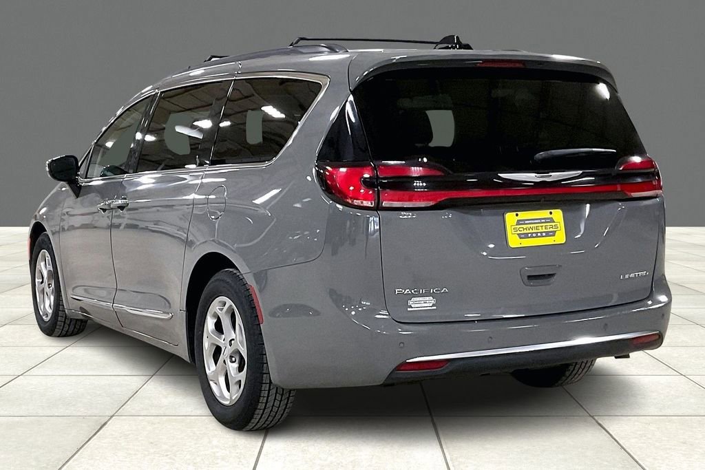 Used 2023 Chrysler Pacifica Limited image 11