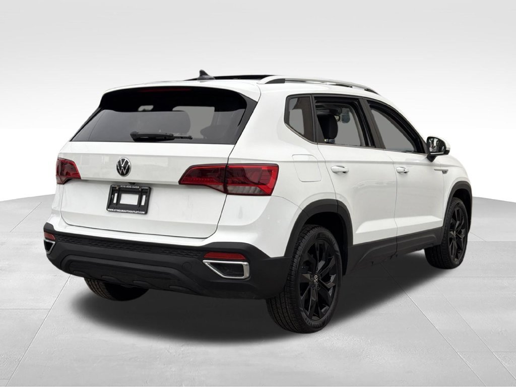 Used 2024 Volkswagen Taos SE FWD image 8