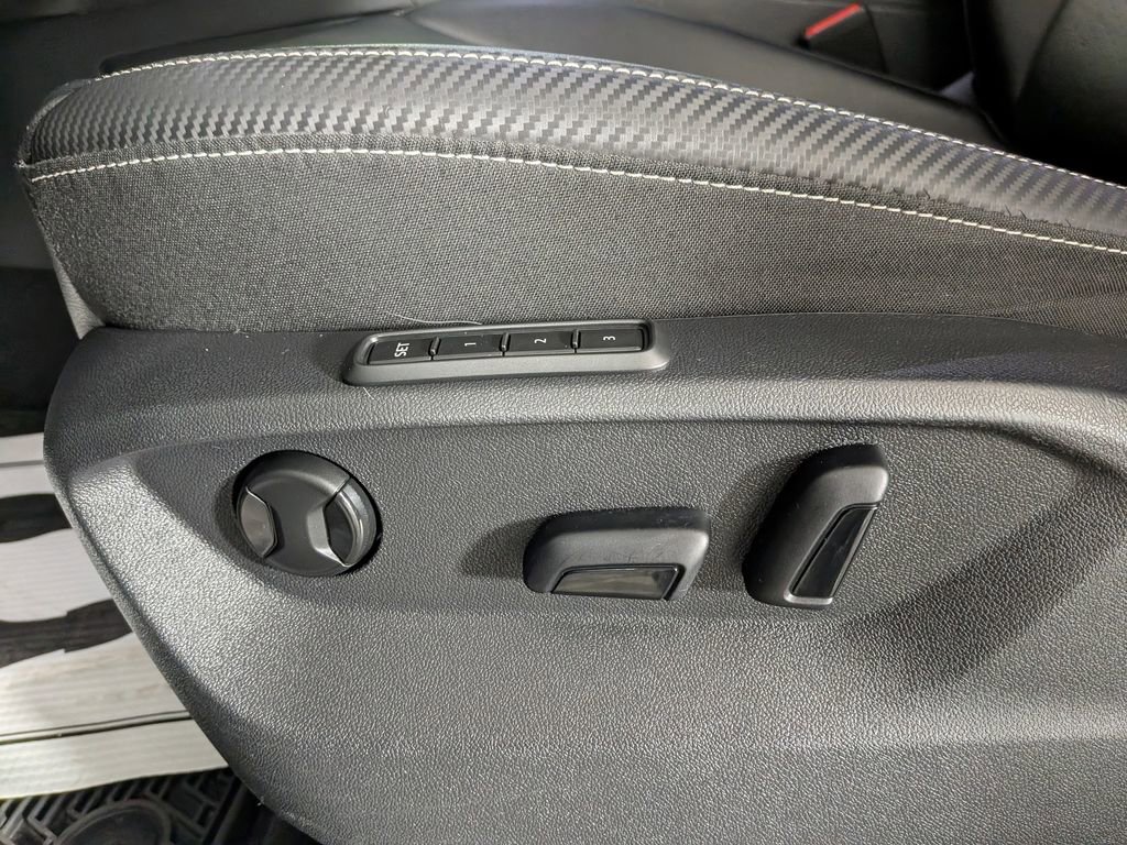 Used 2022 Volkswagen Atlas Cross Sport SEL R-Line image 18