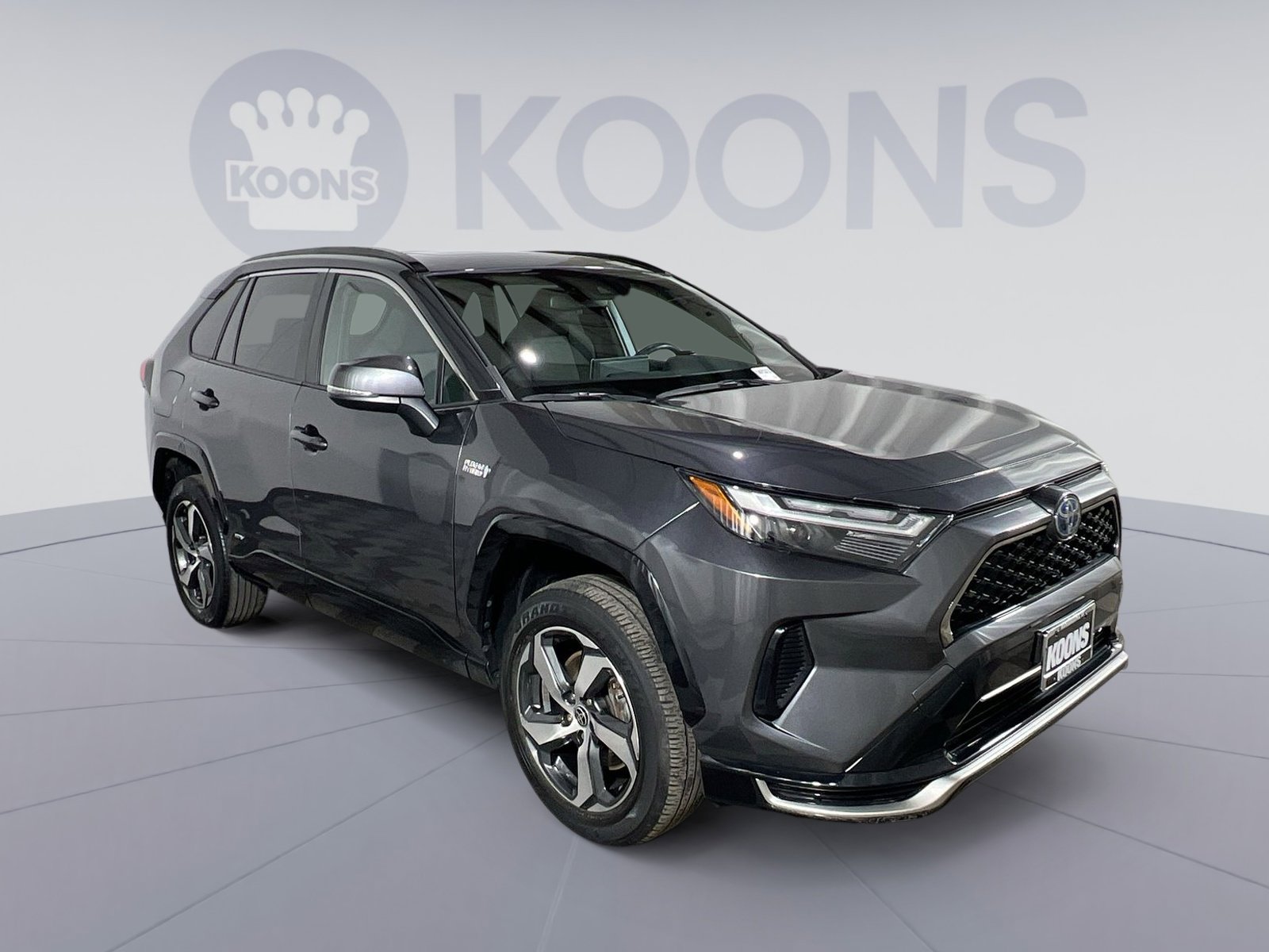 Used 2023 Toyota RAV4 SE w/ Weather & Moonroof Package image 10
