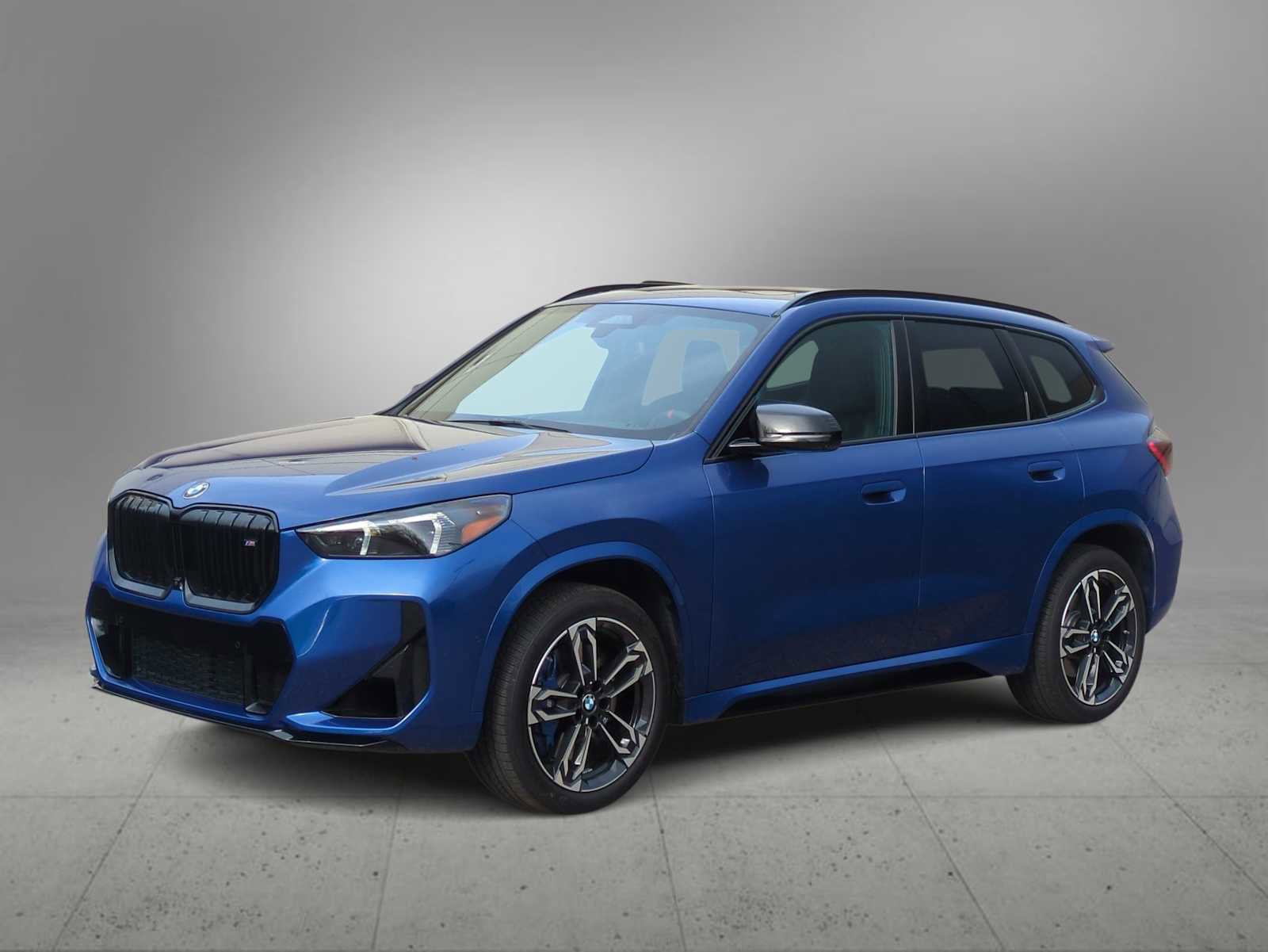 Used 2025 BMW X1 M35i w/ Premium Package image 4