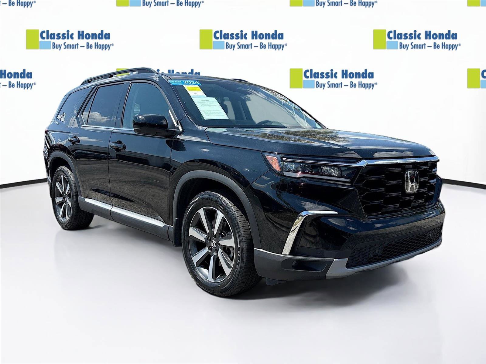 Certified 2024 Honda Pilot Touring image 1