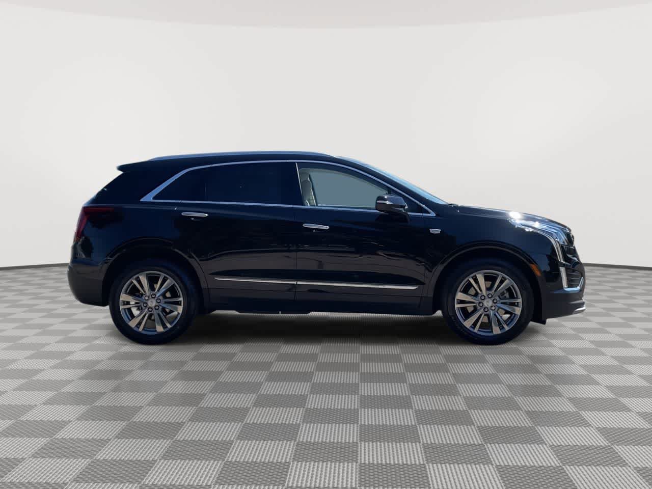 Certified 2024 Cadillac XT5 Premium Luxury w/ Technology Package AWD/4WD image 9