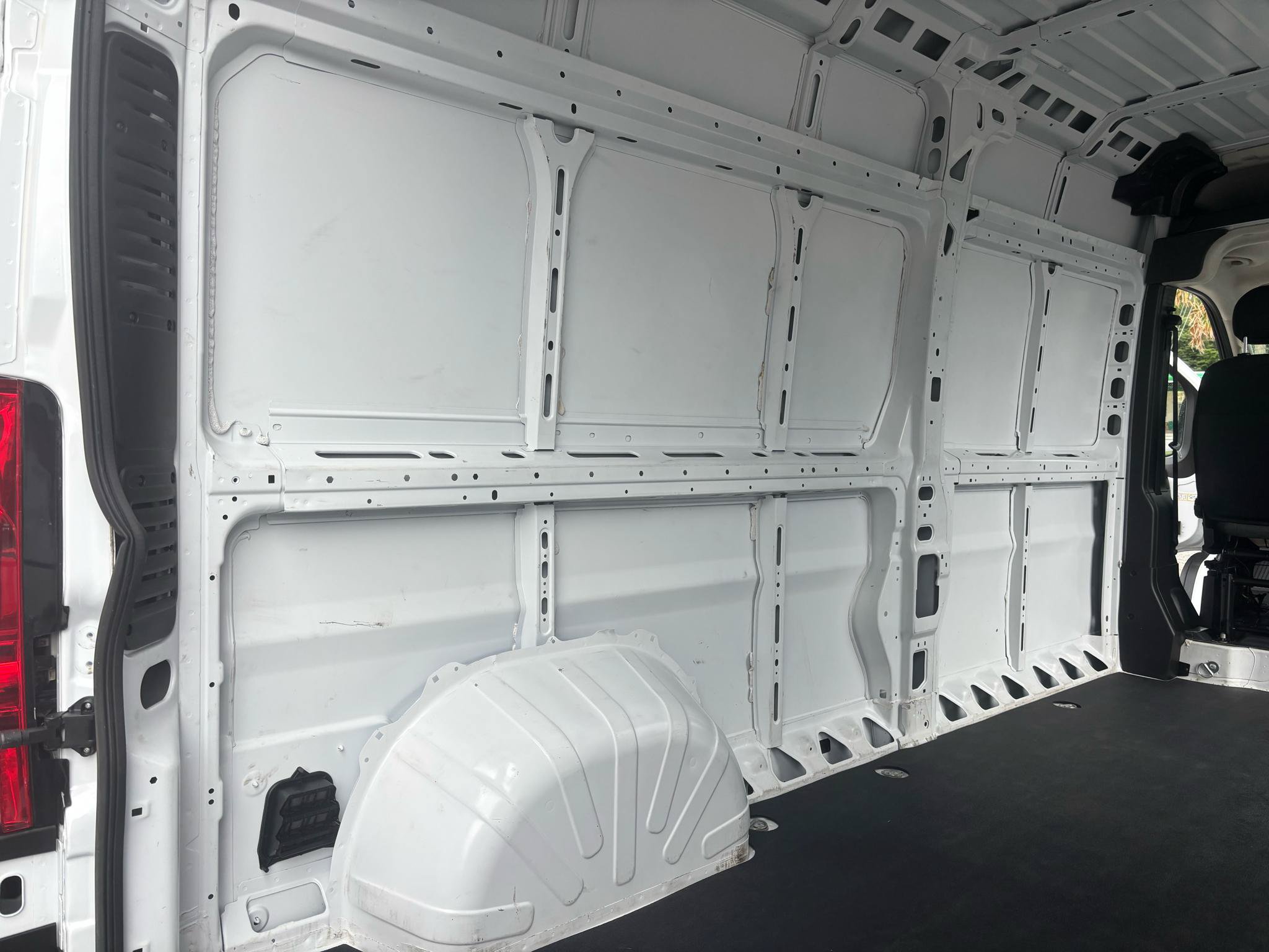 Used 2024 RAM ProMaster 2500 w/ Convenience Group FWD image 40
