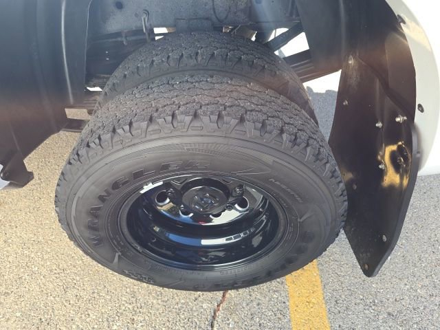 Used 2023 RAM 3500 Limited image 11