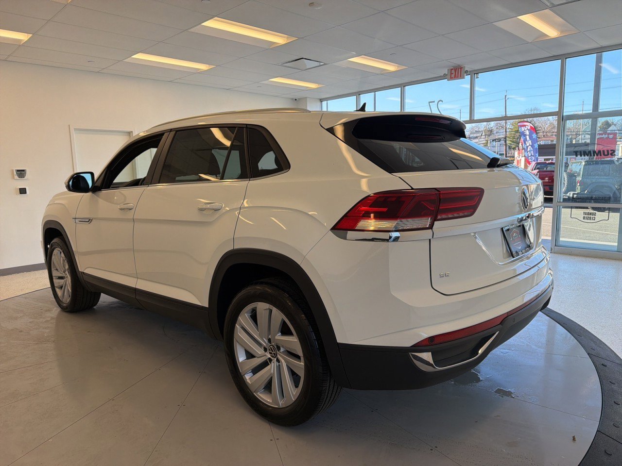 Used 2023 Volkswagen Atlas Cross Sport SE image 69