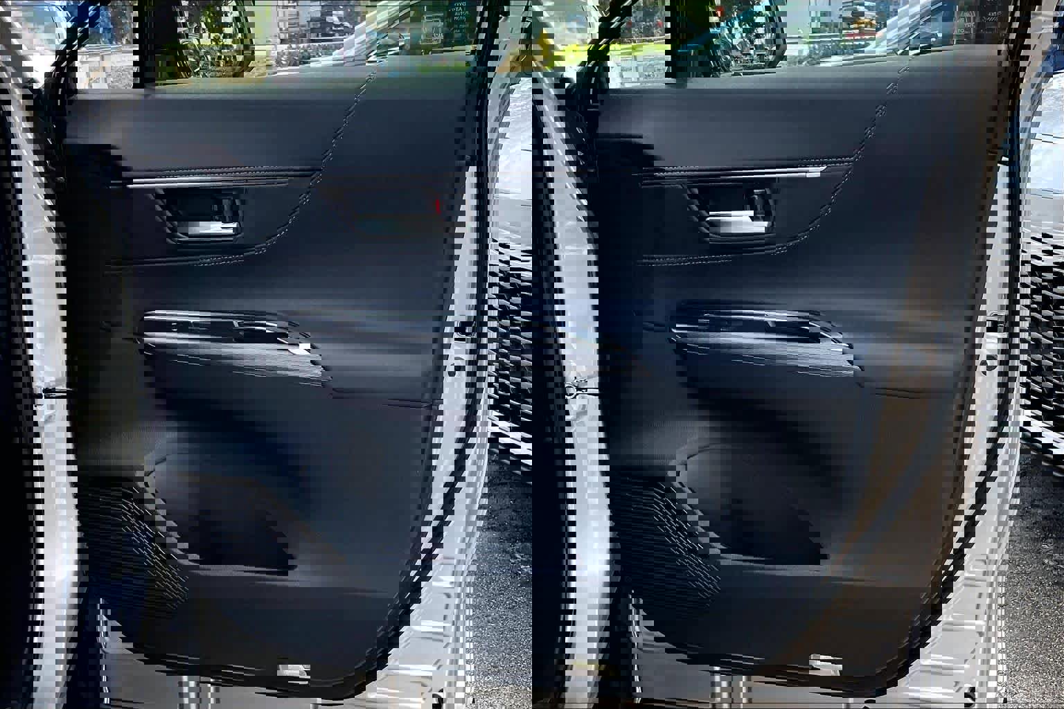 Used 2021 Toyota Venza Limited w/ Advanced Technology Package image 27