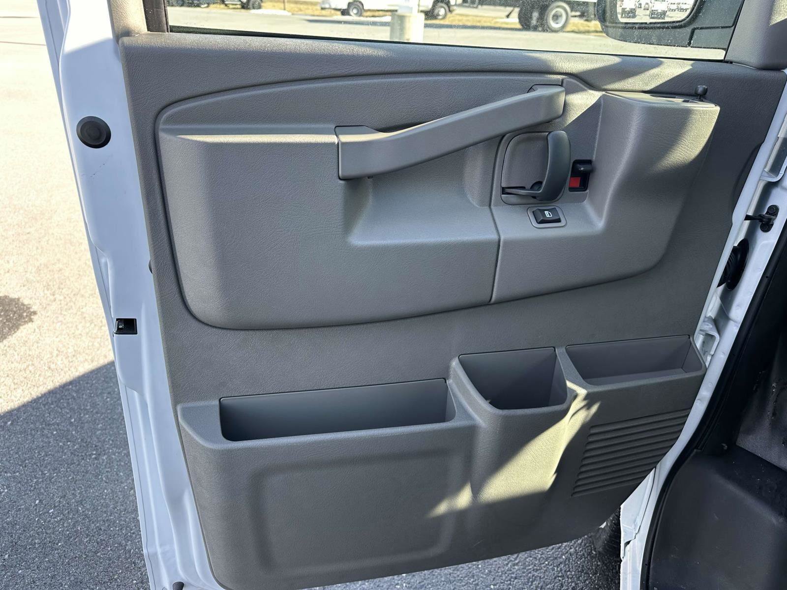 New 2025 Chevrolet Express 3500 w/ Driver Convenience Package image 8
