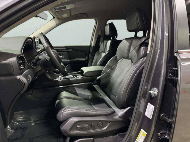 Used 2025 Honda Pilot EX-L image 25