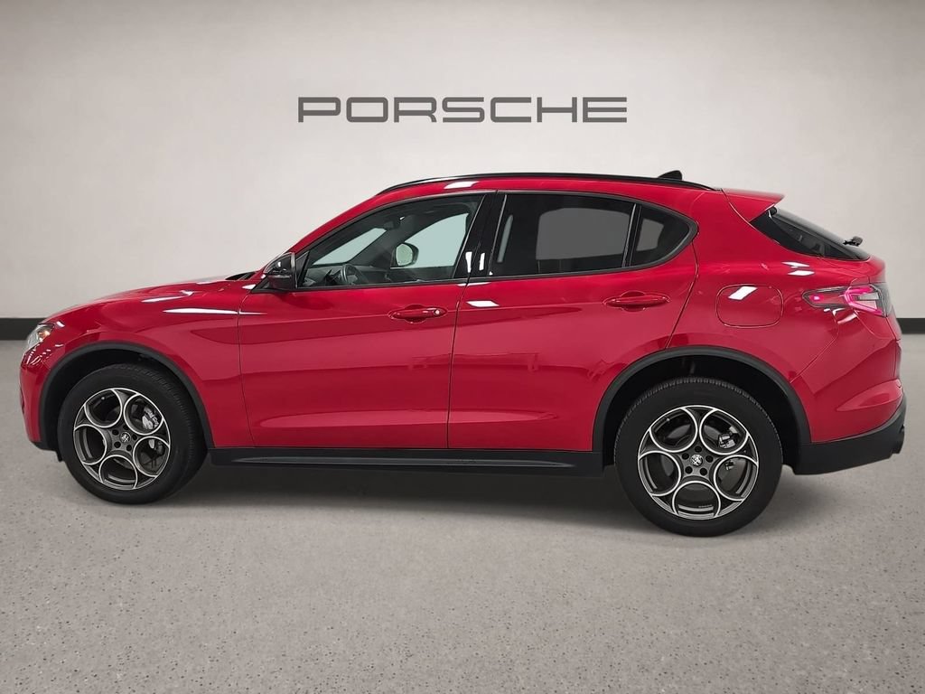 Used 2024 Alfa Romeo Stelvio Sprint RWD image 2