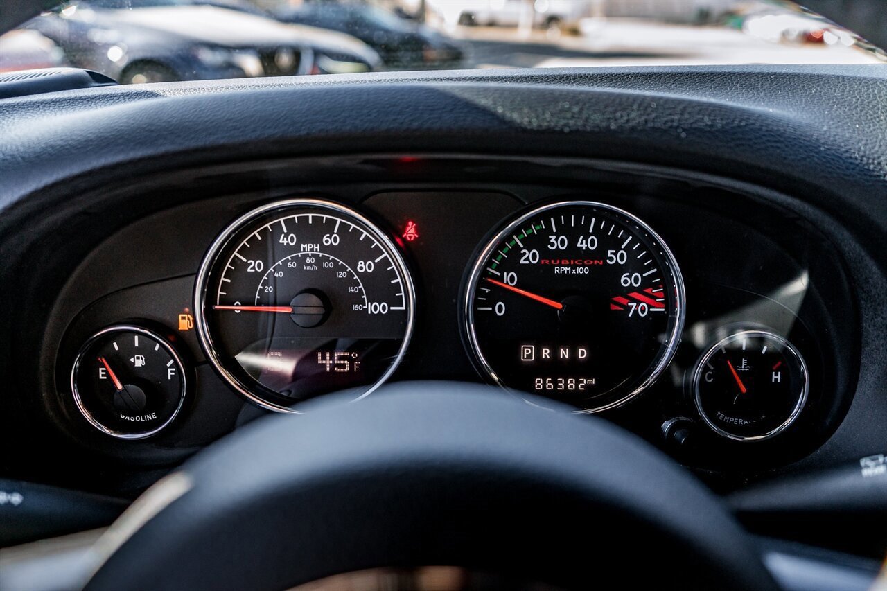 Used 2017 Jeep Wrangler Unlimited Rubicon image 24