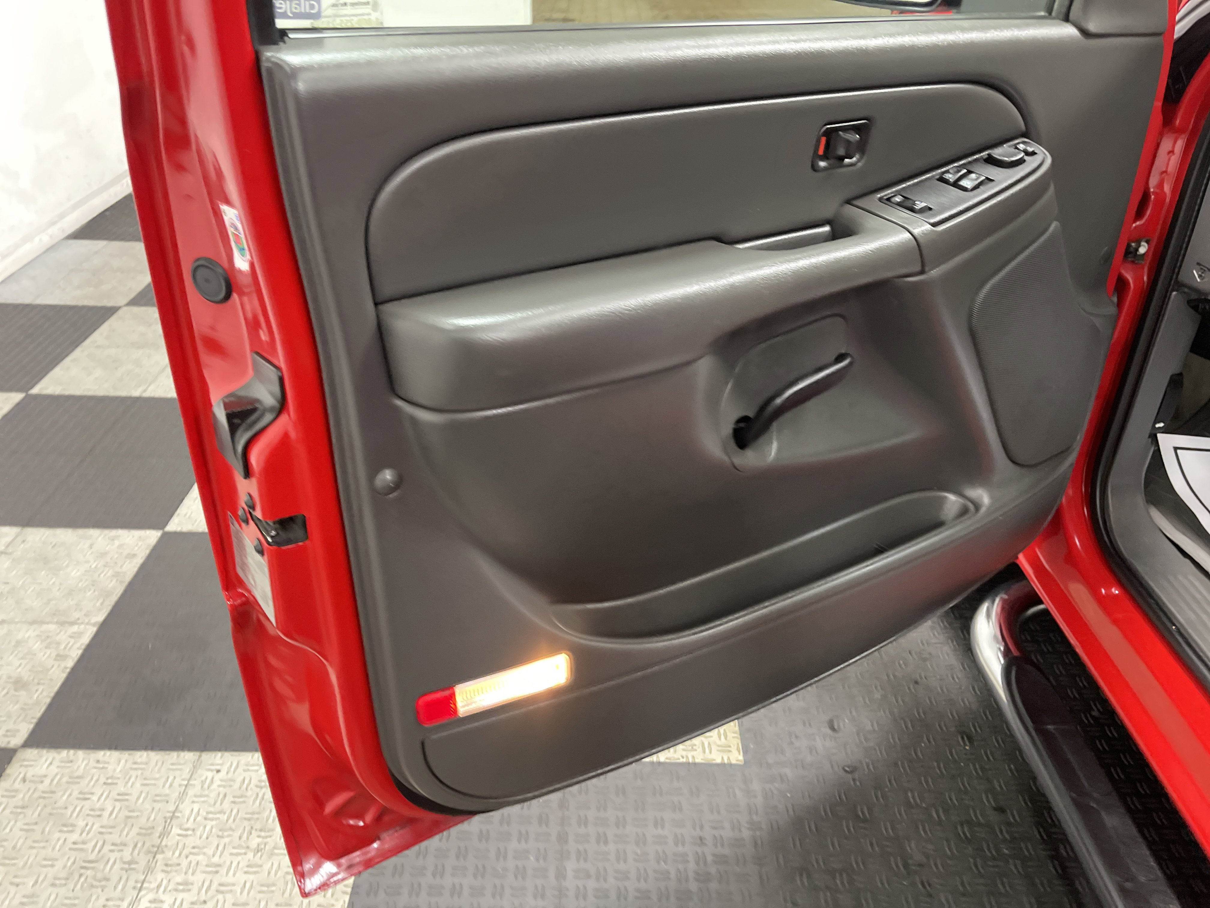 Used 2007 Chevrolet Silverado 1500 LT w/ Extended Cab Value Package image 10