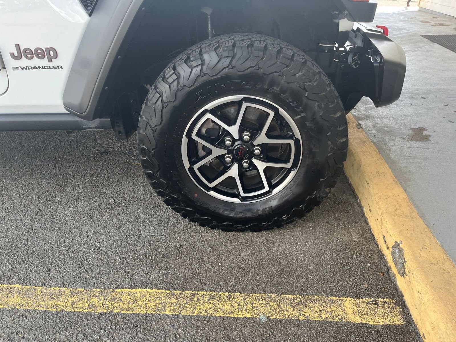 Used 2025 Jeep Wrangler Rubicon image 30