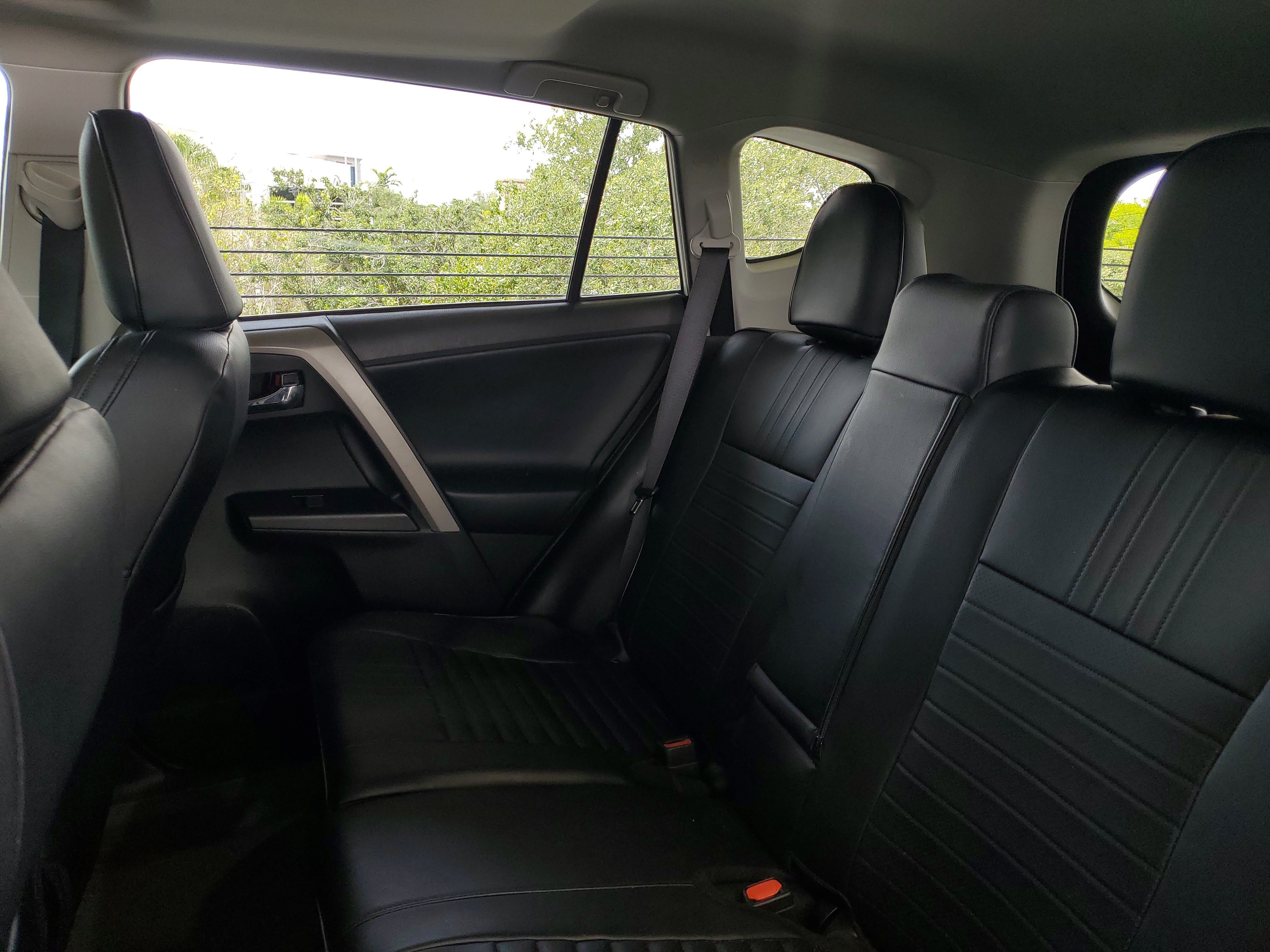 Used 2018 Toyota RAV4 XLE w/ Plus Extra Value Package FWD image 8