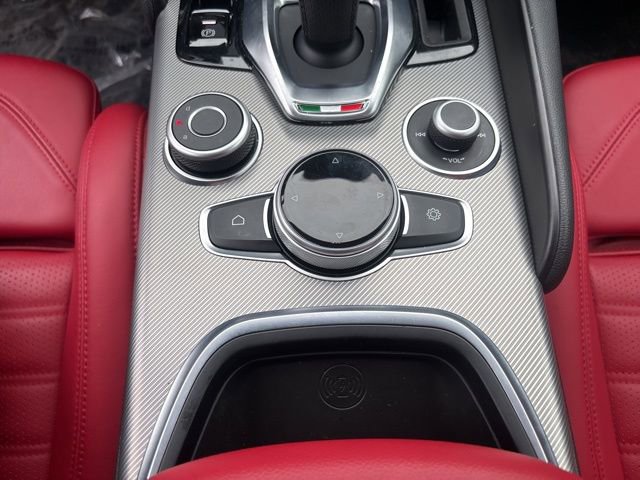 Used 2024 Alfa Romeo Giulia Veloce image 33
