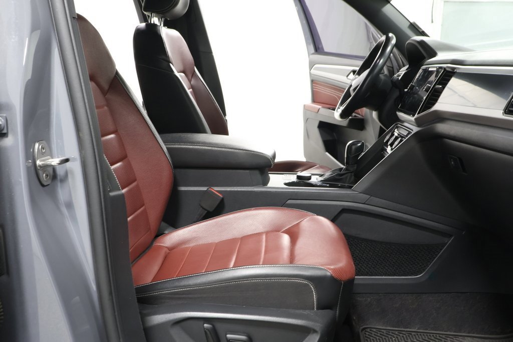 Used 2022 Volkswagen Atlas Cross Sport SEL Premium R-Line image 31