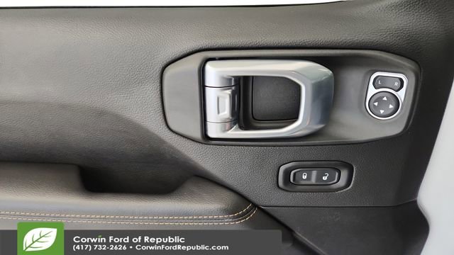 Used 2022 Jeep Wrangler Unlimited Sahara image 22
