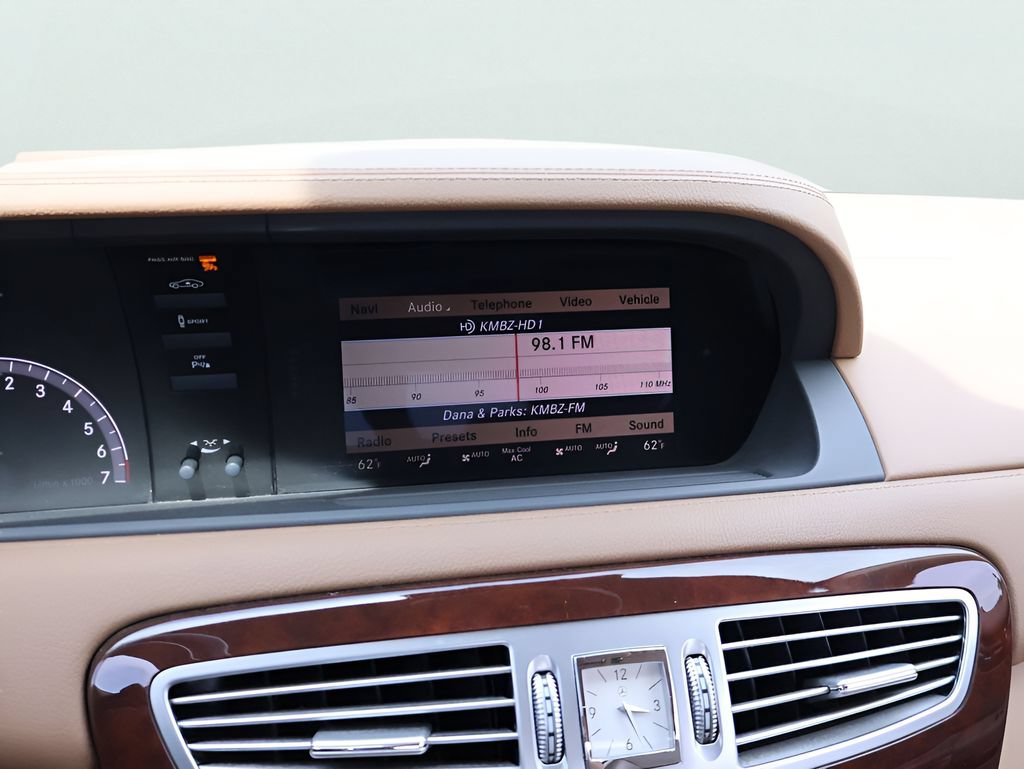 Used 2011 Mercedes-Benz CL 550 4MATIC image 21