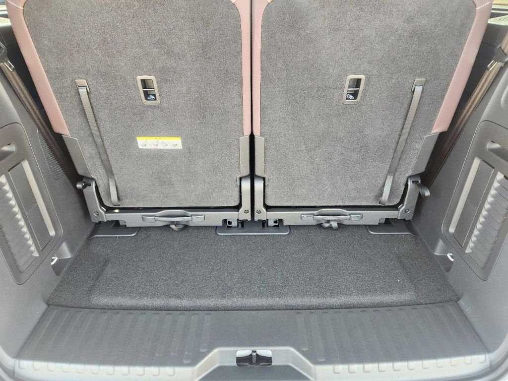 New 2025 Volkswagen ID. Buzz Pro S RWD image 23