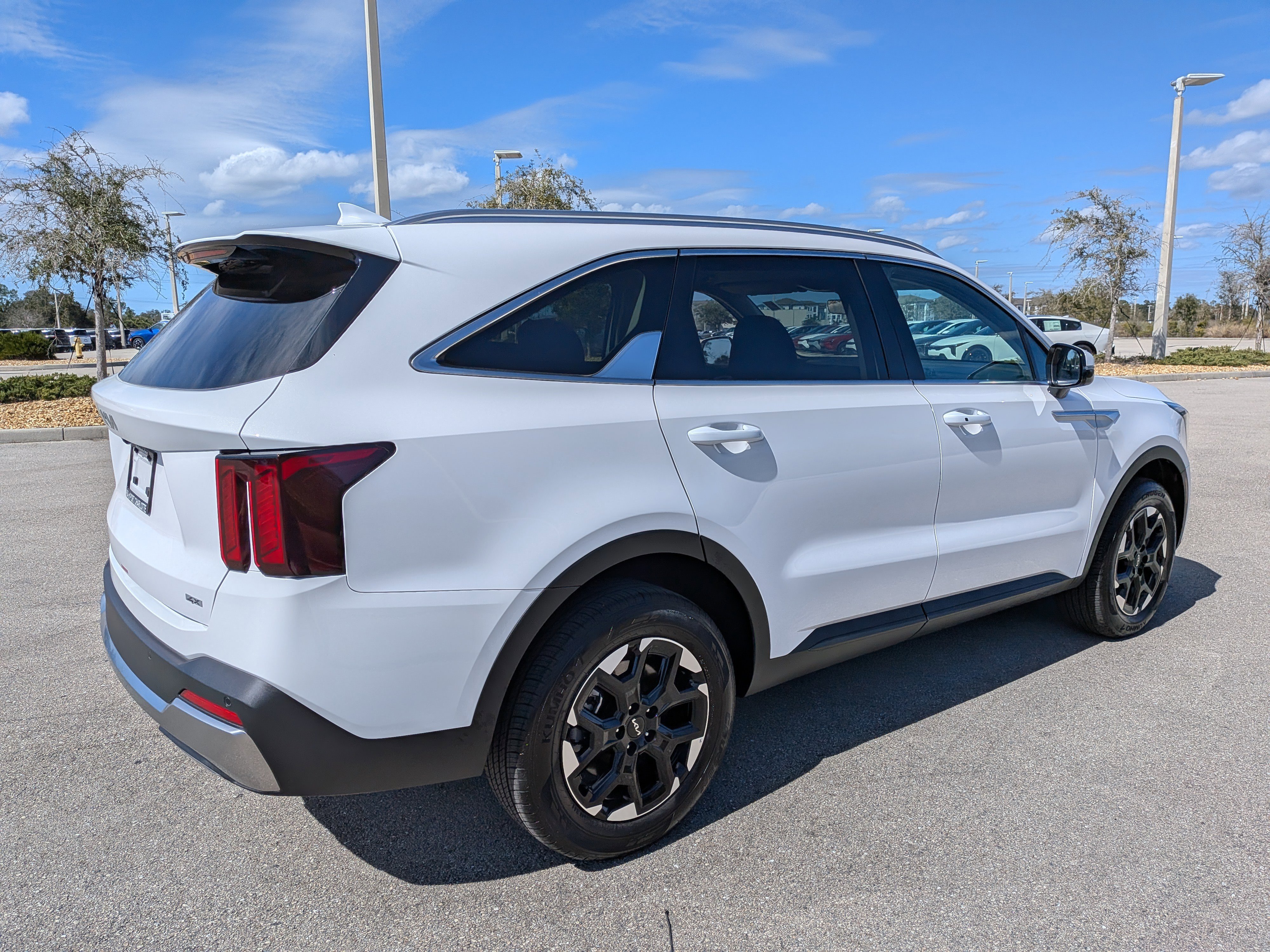 Certified 2025 Kia Sorento S image 5