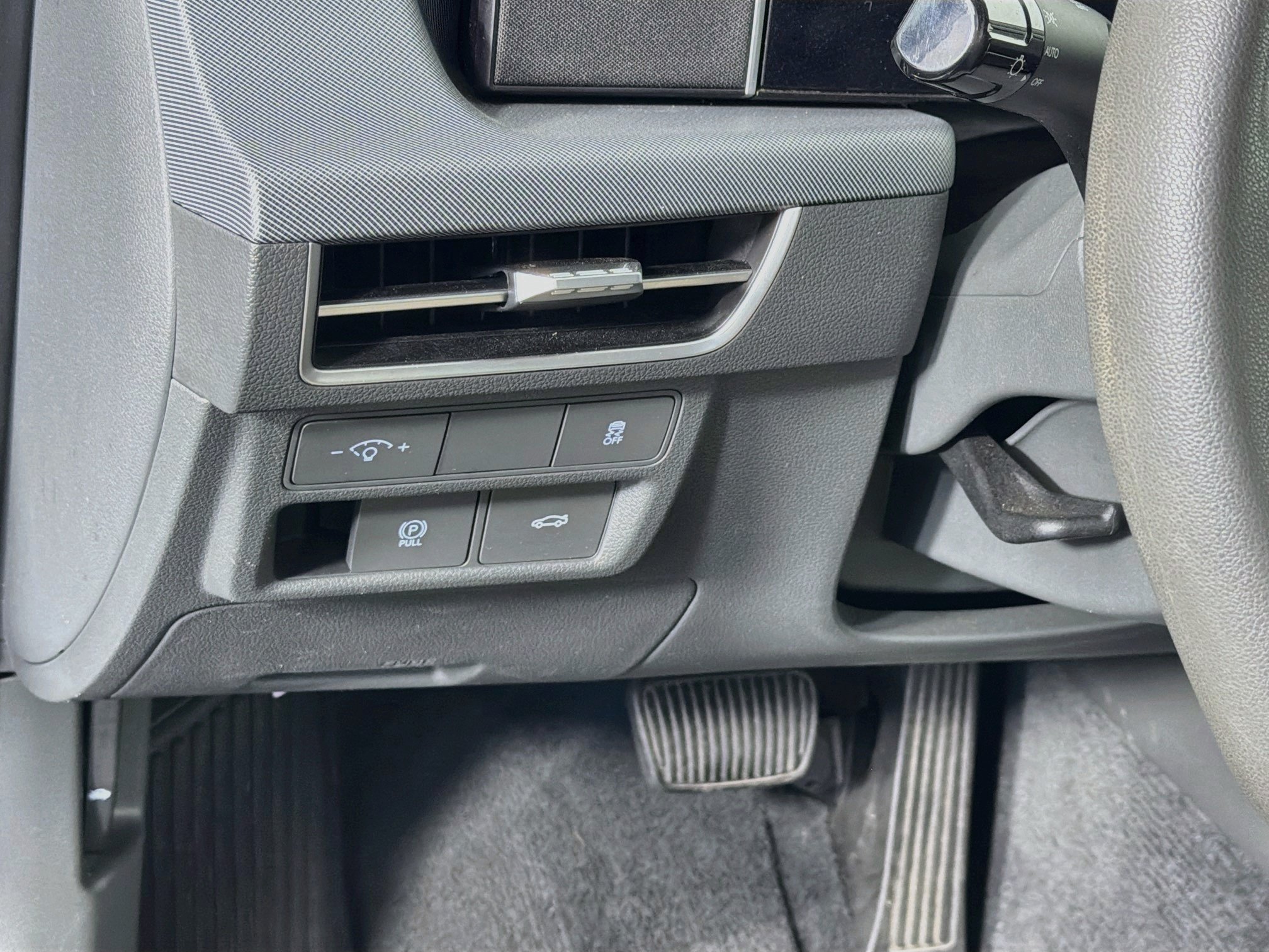 Used 2025 Hyundai Sonata SEL FWD image 17