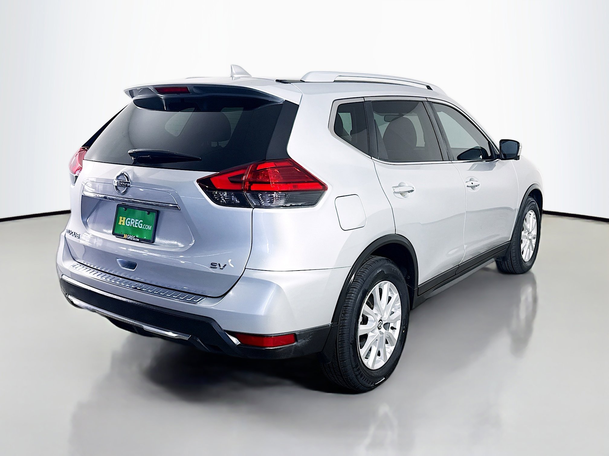 Used 2017 Nissan Rogue SV w/ SV Premium Package image 10