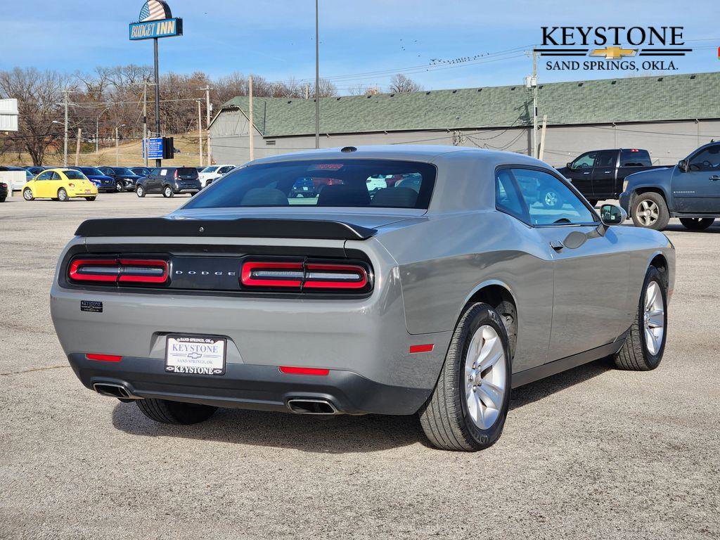 Used 2023 Dodge Challenger SXT image 5