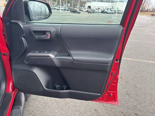 Used 2021 Toyota Tacoma TRD Sport AWD/4WD image 9