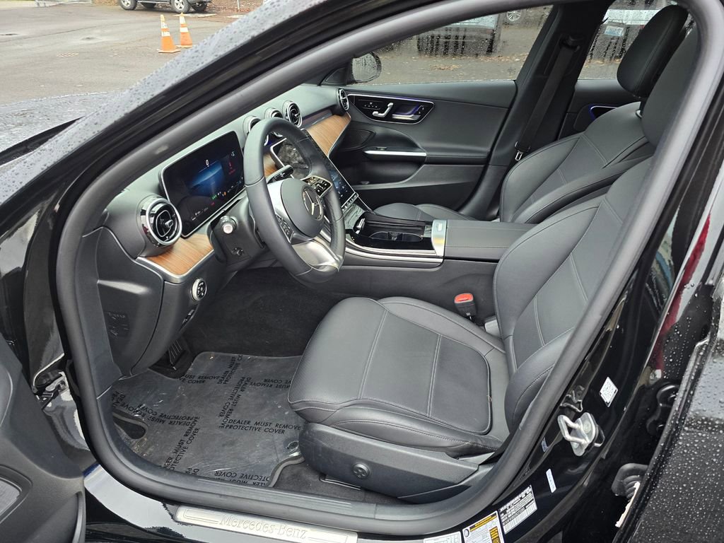 Used 2025 Mercedes-Benz C 300 4MATIC Sedan image 21