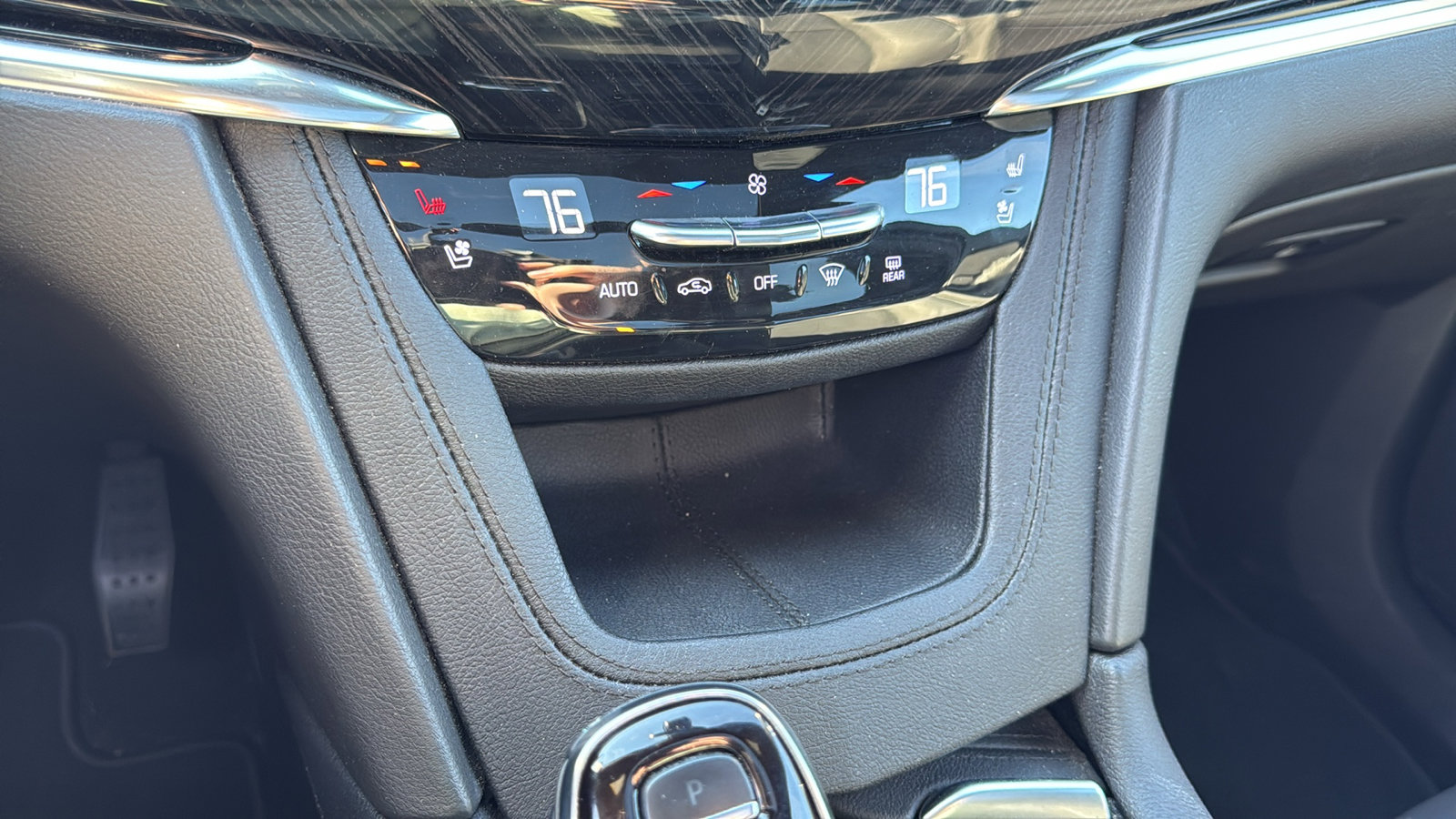 Used 2022 Cadillac XT6 Premium Luxury w/ Technology Package image 22