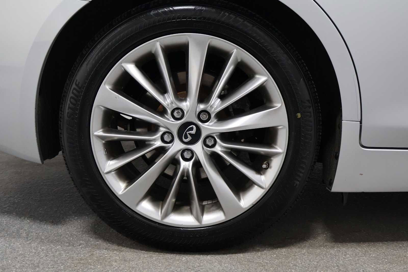 Used 2019 INFINITI Q50 Luxe w/ Essential Package (3.0T Luxe) AWD/4WD image 35
