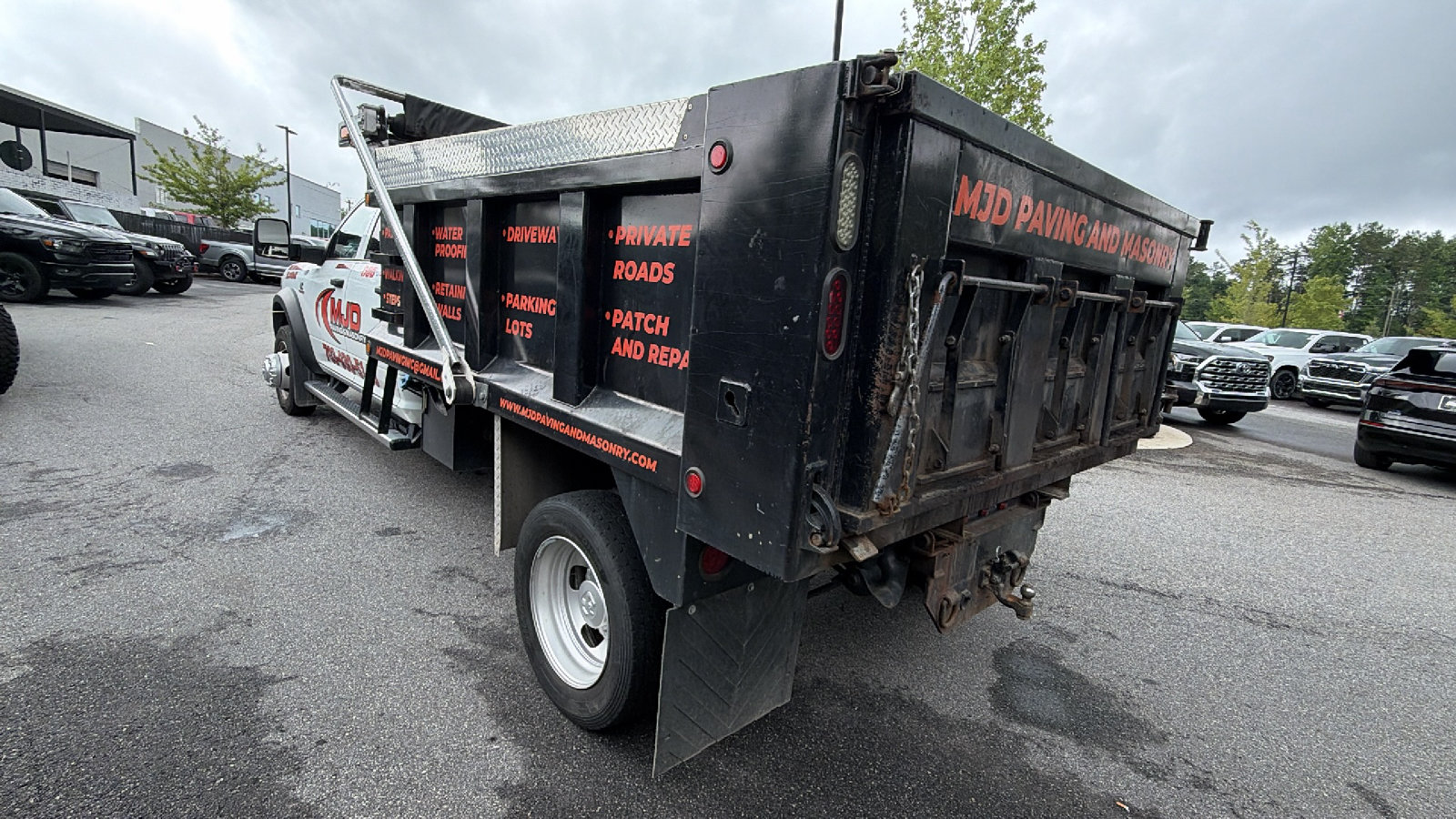 Used 2024 RAM 5500 Tradesman w/ Chrome Appearance Group AWD/4WD image 10