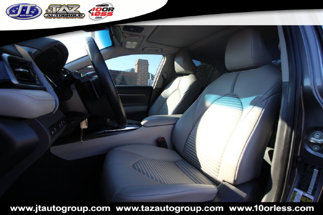 Used 2020 Toyota Camry SE FWD image 10