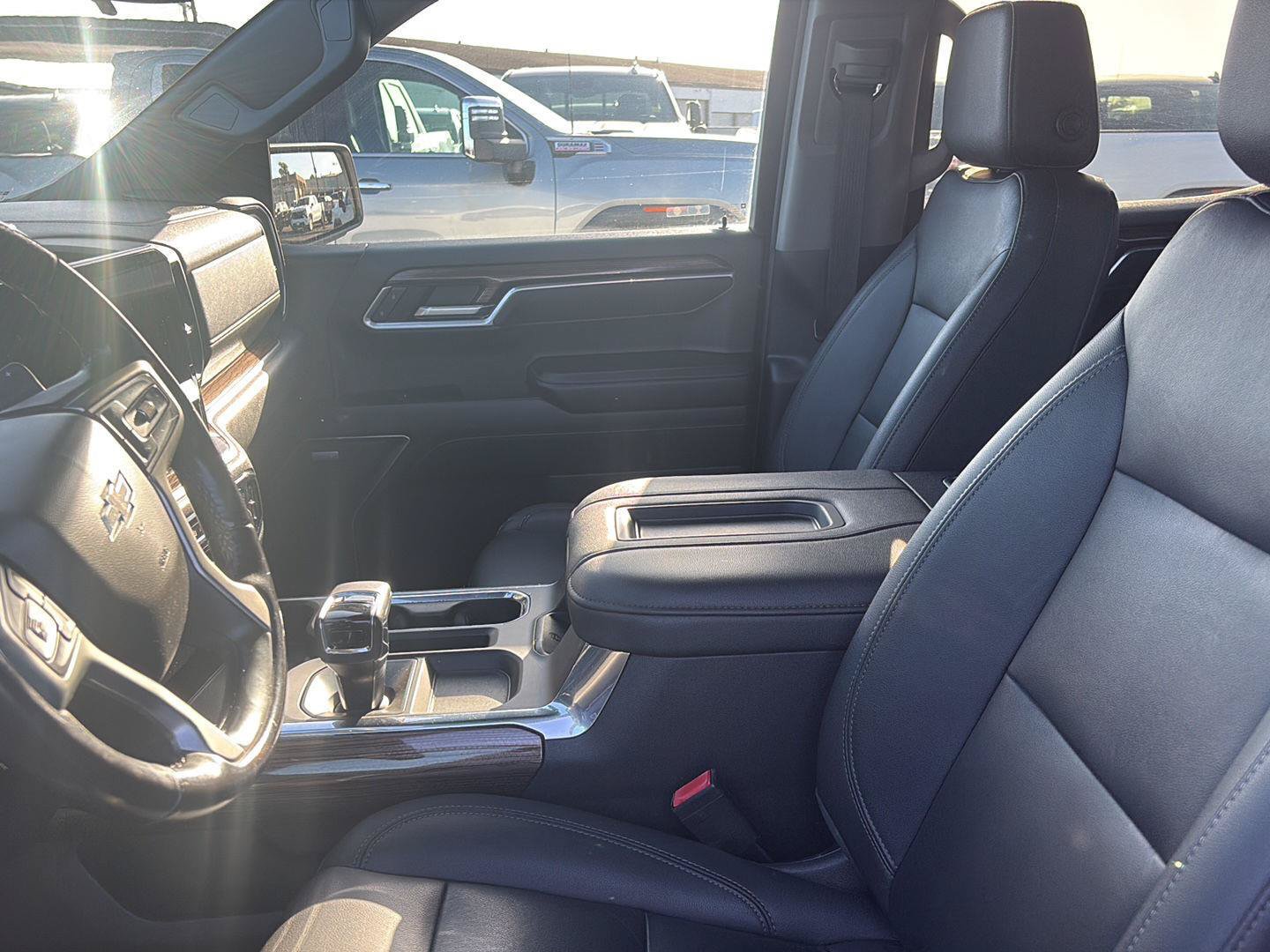 Used 2022 Chevrolet Silverado 1500 LT Trail Boss w/ Convenience Package II AWD/4WD image 18