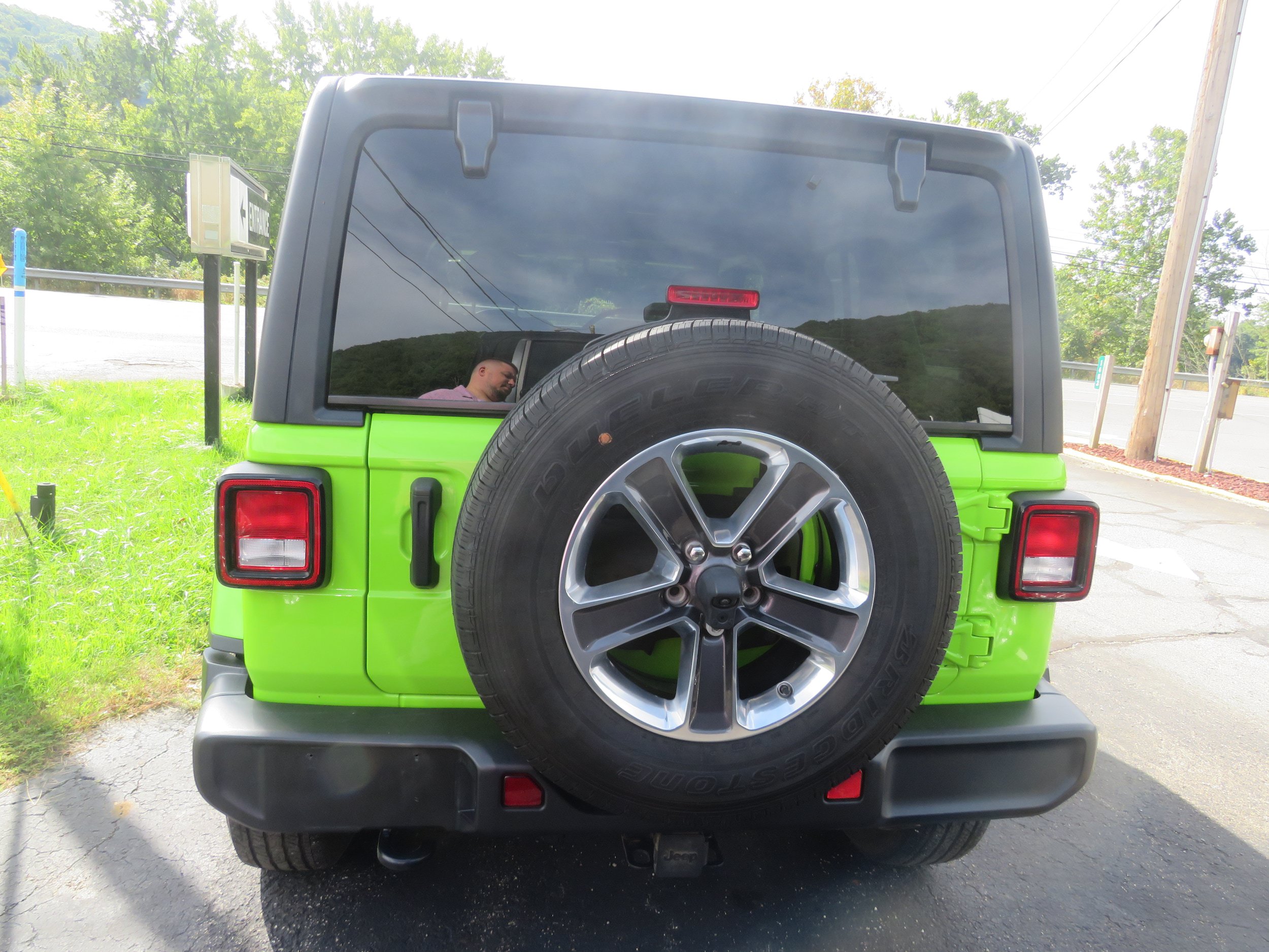 Used 2021 Jeep Wrangler Unlimited Sahara AWD/4WD image 6
