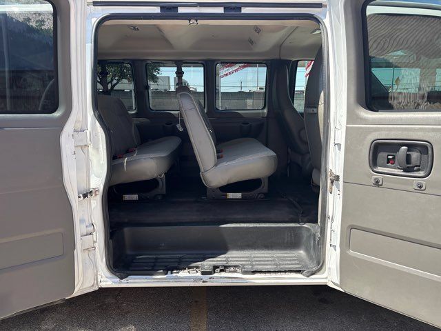 Used 2020 Chevrolet Express 3500 LT w/ LT Preferred Equipment Group RWD image 23