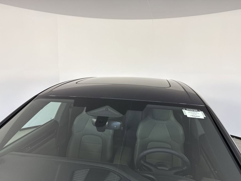 New 2026 Porsche Macan 4 Electric AWD/4WD image 17