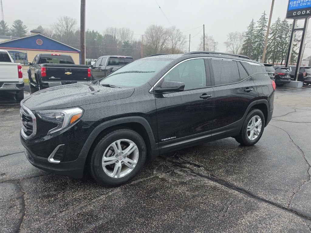Used 2018 GMC Terrain SLE w/ Driver Convenience Package FWD image 3