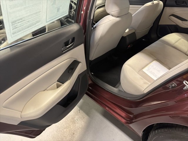 Used 2024 Nissan Altima 2.5 SV image 10