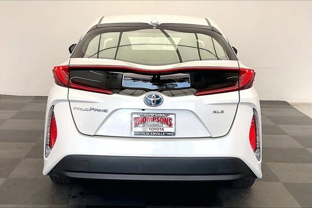 Used 2022 Toyota Prius Prime XLE FWD image 3