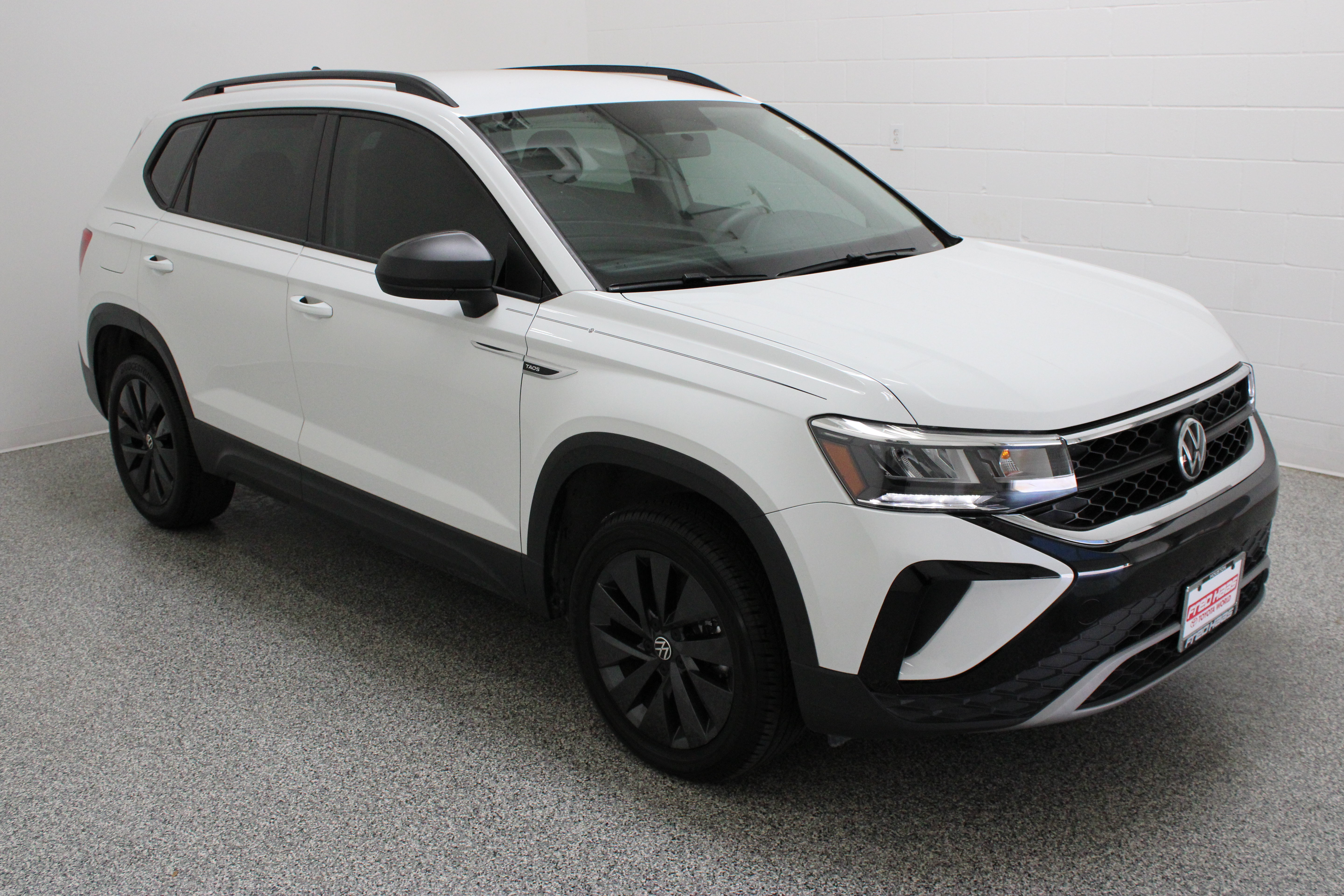 Used 2022 Volkswagen Taos S FWD image 4