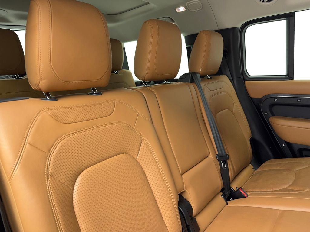 Used 2023 Land Rover Defender 130 First Edition image 44
