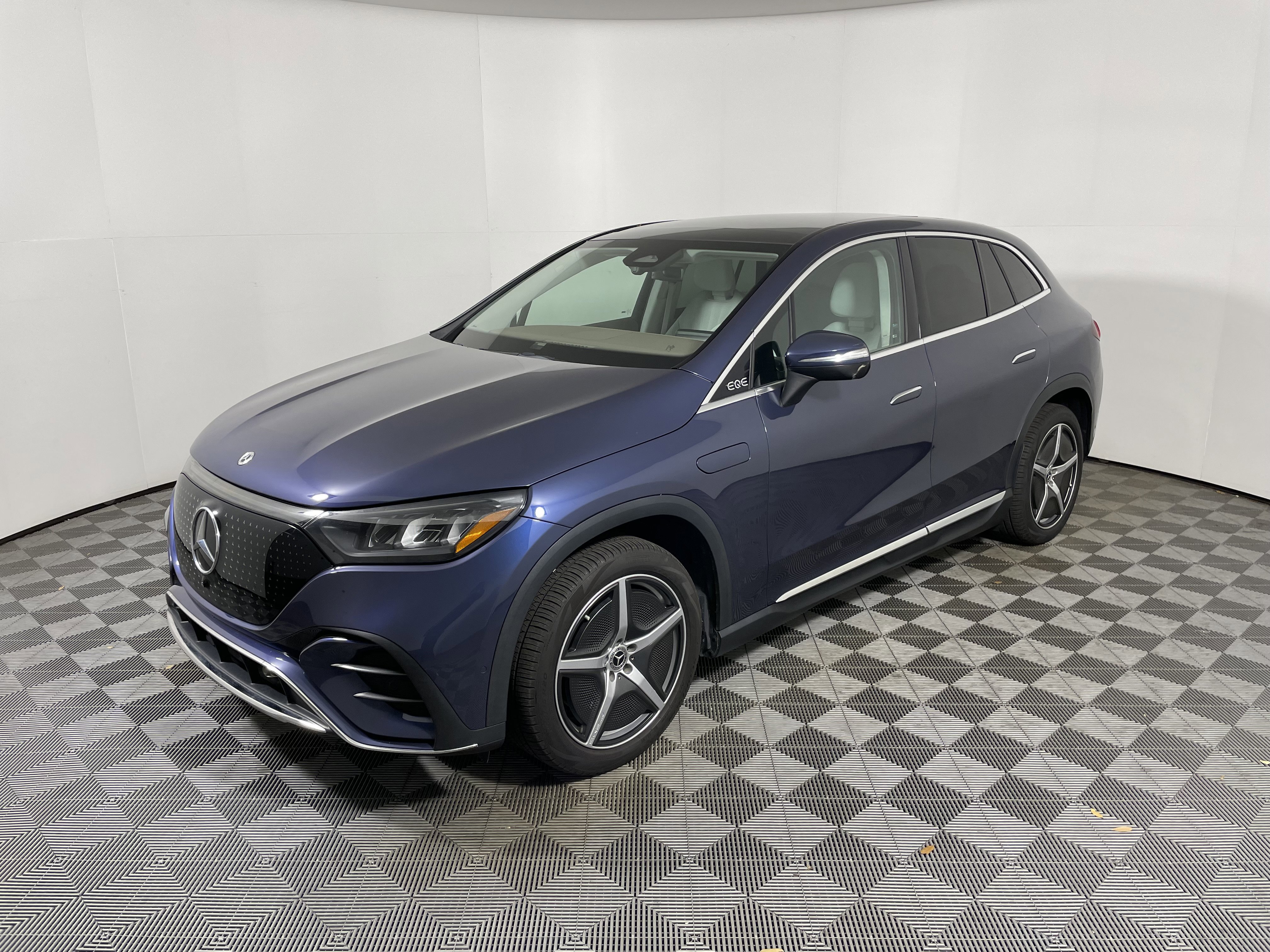 Certified 2023 Mercedes-Benz EQE 500 4MATIC SUV image 9
