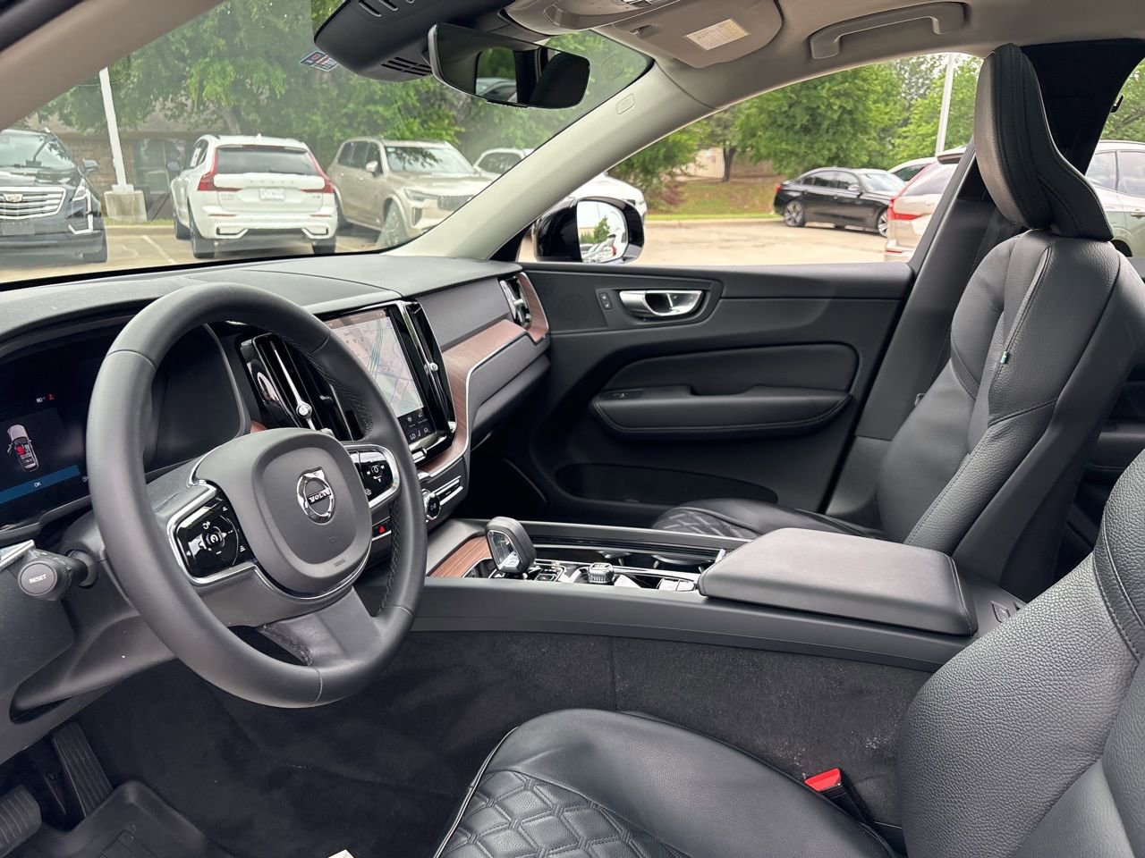 Used 2024 Volvo XC60 B5 Plus w/ Protection Package Premier AWD/4WD image 18