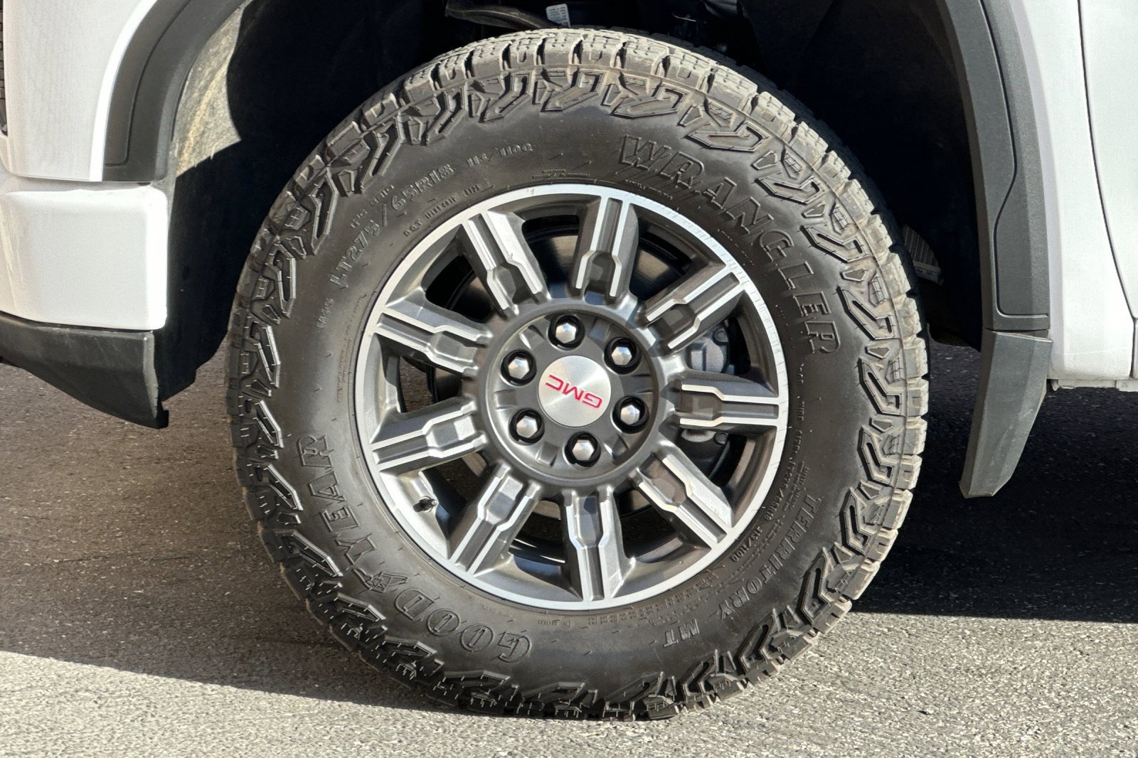 Certified 2025 GMC Sierra 1500 AT4 AWD/4WD image 26